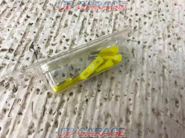 Manufacturer unknown
Blade fuse
20A-02