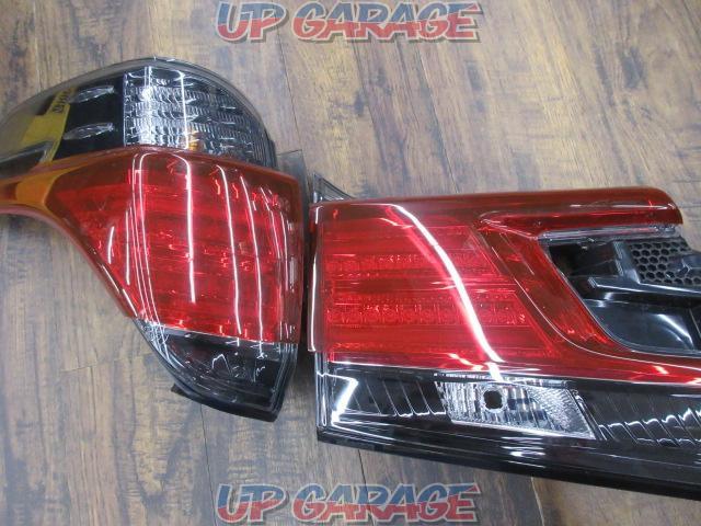 Price cut TOYOTA (Toyota)
30 series Vellfire
Previous term genuine tail lens
+
With red lens cover-03