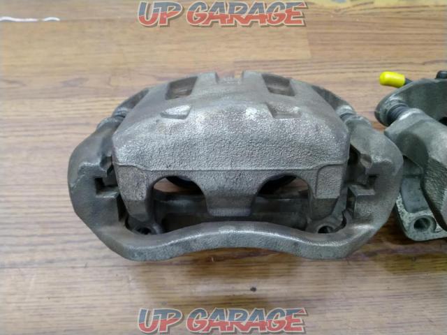 Nissan
Fuga genuine front caliper
Left and right set price reduced-02
