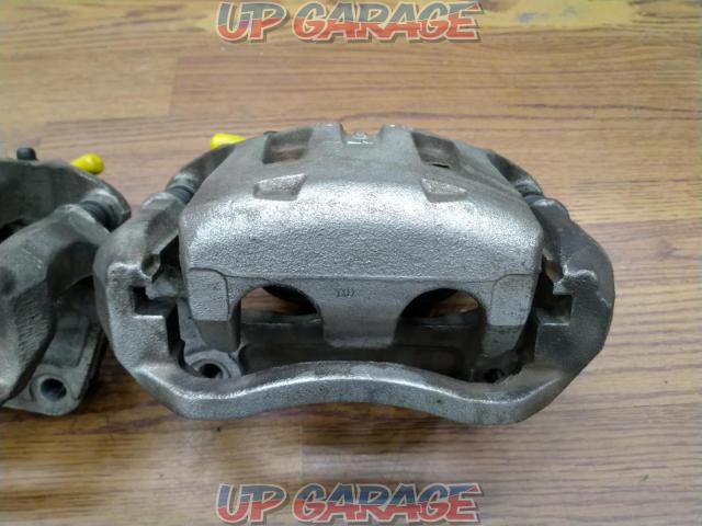 Nissan
Fuga genuine front caliper
Left and right set price reduced-03