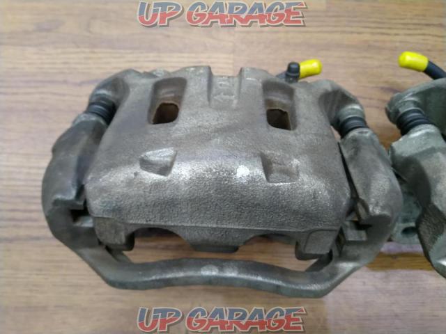 Nissan
Fuga genuine front caliper
Left and right set price reduced-05