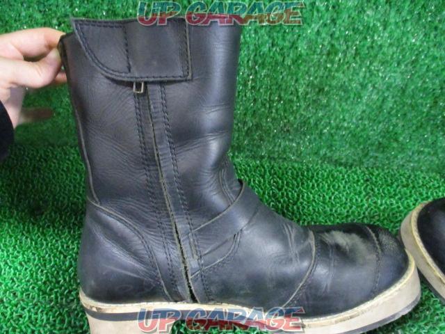 ◆WILD
WING
Leather boots
Size: 24.5cm-05