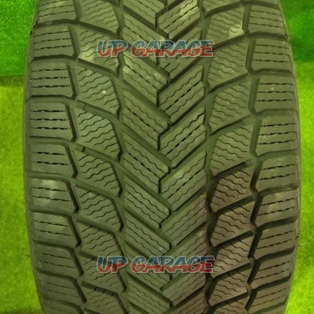 *2F warehouse
Off-season specials
[Four] only tire MICHELIN
X-ICE
SNOW
SUV
255 / 50R19
Manufactured in 2021-02
