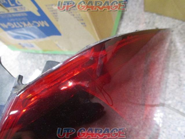 Stock disposal special price one-off
Odyssey (RB 1 / RB 2)
Lexus style tail
(V09561)-05