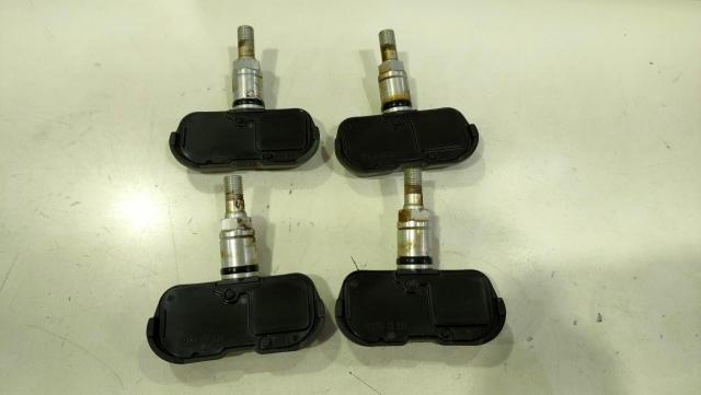 Pneumatic sensor
valve
Nissan genuine
PMV-107S
TPMS
B-11
Pneumatic sensor
Second hand
4 pieces set-06