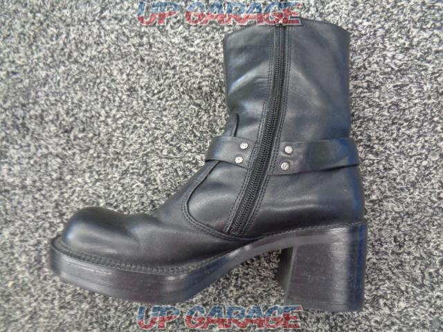 HARLEY (Harley)
Platform boots
(24.5 cm)
81026-04