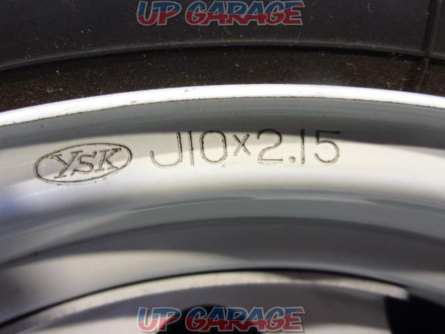 Wakeari
Model unknown
Unknown Manufacturer
Rear wheel
white
Engraved mark
YSK
J10x2.15
2
01
DOT
B-03