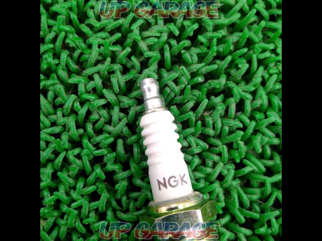 NGK
BP6HS
plug-04