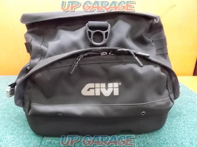 Capacity: 35 liters
GIVI (ENT)
seat bag/waterproof bag-05