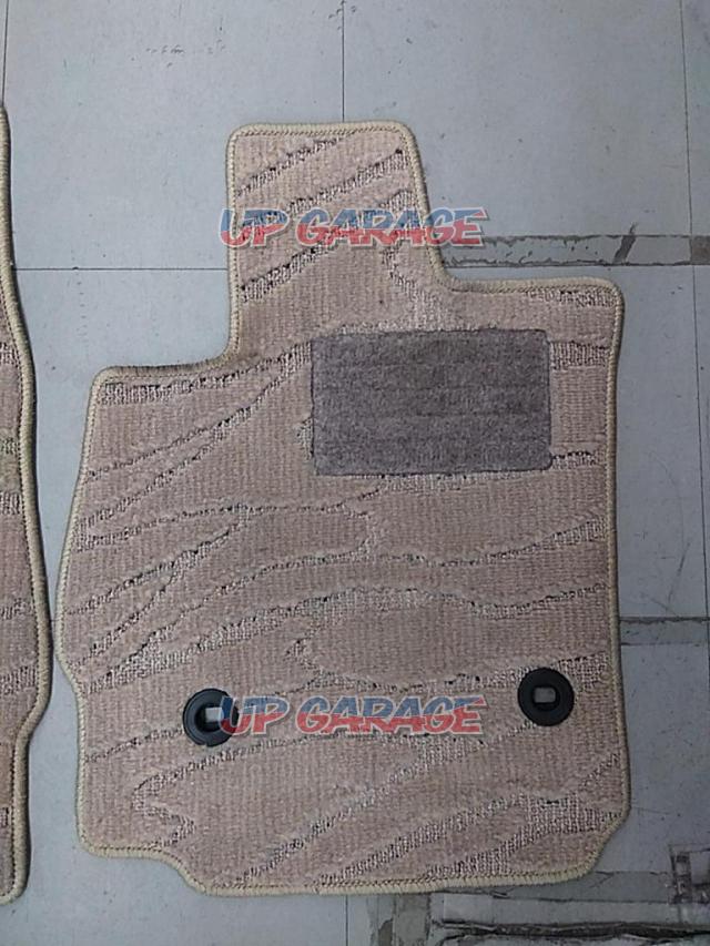  has been price cut  manufacturer unknown
30 series
Velfire
Previous period
7-seater
Floor mat-03