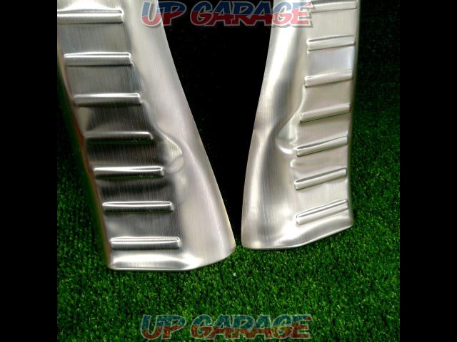 BRIGHTZ
Stainless steel inner rear bumper foot plate price cut-03