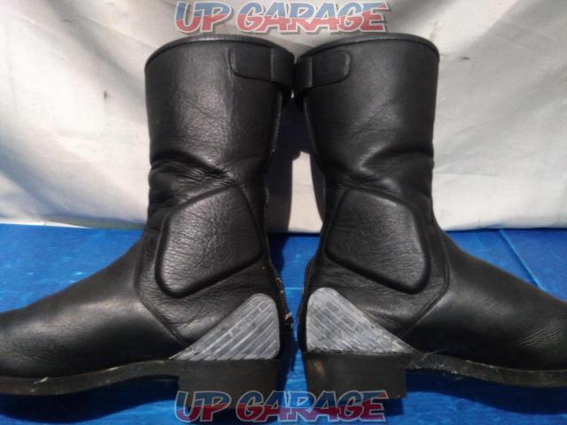 Wakeari
Size unknown
Kushitani
Knee-high boots
black/black logo-03