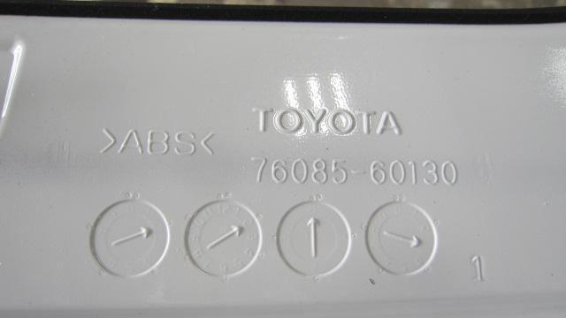 トヨタ ランドクルーザー300純正リアスポイラー 76085-60130-04