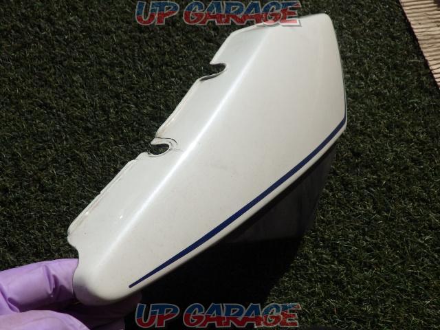 Riders YAMAHA
RZ250
4L3
Side cover left and right set-06