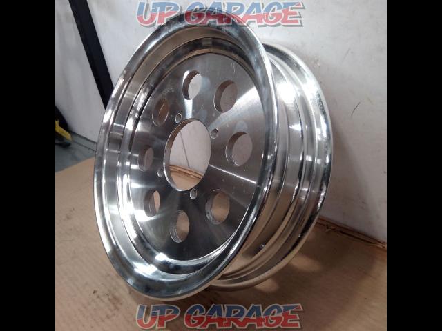 Unknown Manufacturer
Cast aluminum wheels
10 inches
2.5J-04