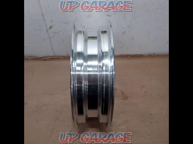 Unknown Manufacturer
Cast aluminum wheels
10 inches
2.5J-05