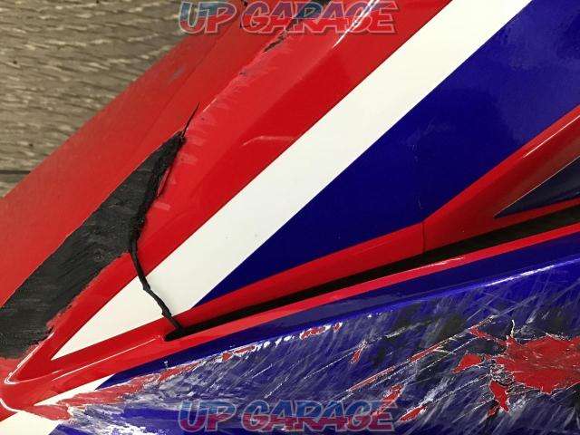 Price cut! HONDA
CBR250 genuine
side cowl/side panel/side cover
Left
(Red)
A sheet
#one side-04