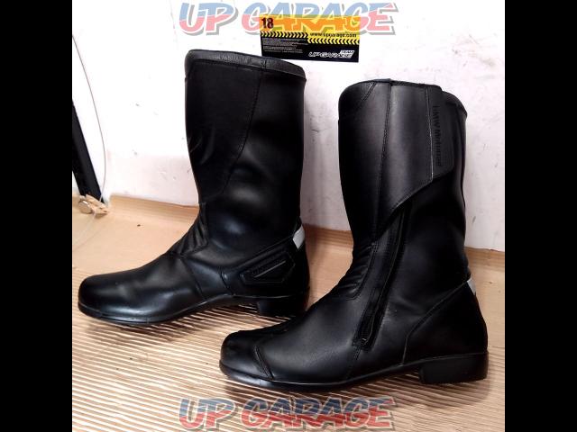 BMW
Professional touring boots
Size: 28cm-05