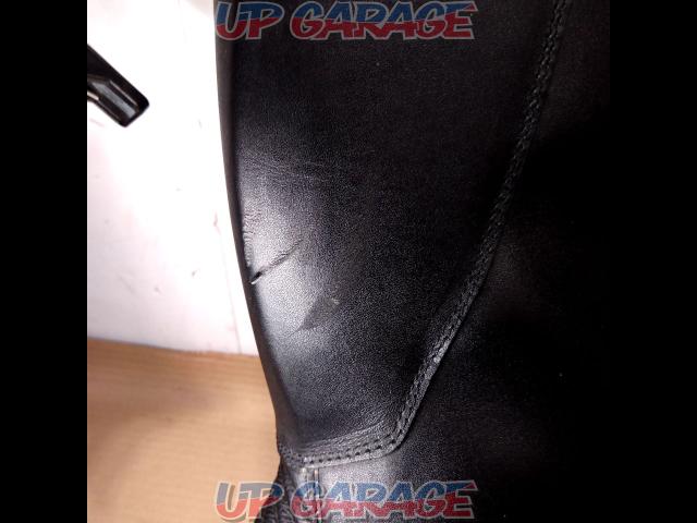BMW
Professional touring boots
Size: 28cm-06