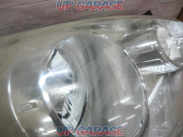 RX2303-3215
NISSAN genuine
Headlight
Right and left-03