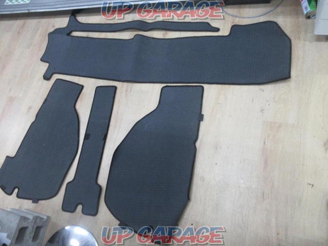 Unknown Manufacturer
Alphard
Floor mat
11 split-10