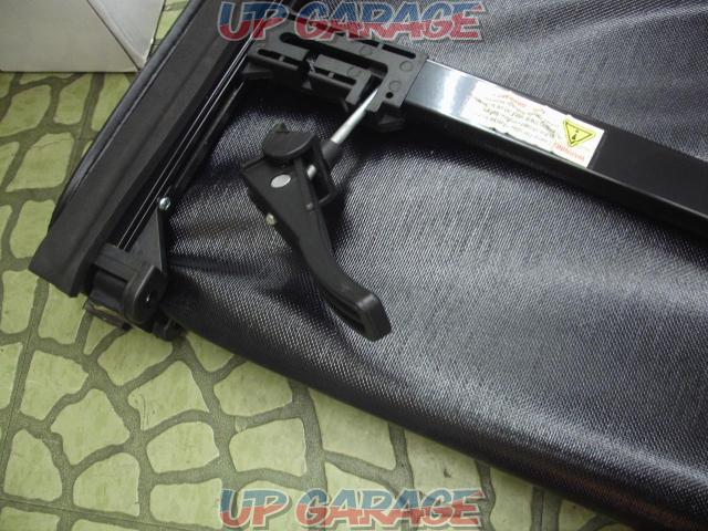 Unknown Manufacturer
Tri-fold soft (hood) tonneau cover-05