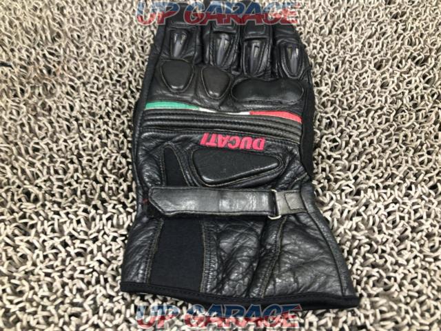 DUCATI
Leather Gloves
 Price Cuts -02