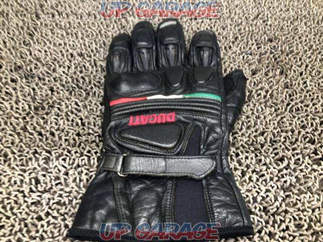 DUCATI
Leather Gloves
 Price Cuts -04