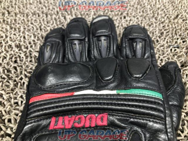 DUCATI
Leather Gloves
 Price Cuts -05