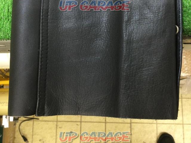 (Confirmation) Manufacturer unknown
Leather Chaps
First arrival-05