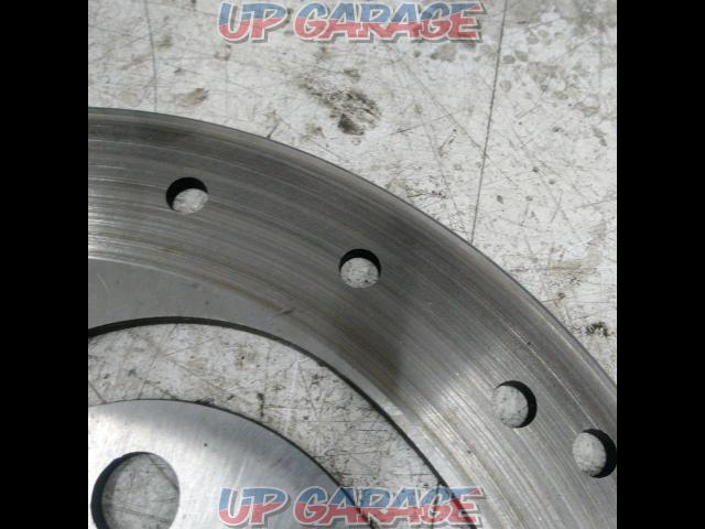 HarleyDavidson
Genuine brake disc right-04