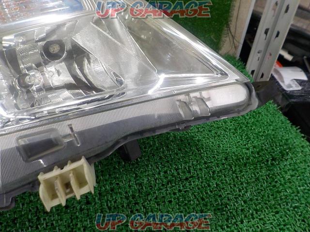 Nissan original (NISSAN)
C26 Serena previous term genuine headlight
※ Driver's seat side only-04