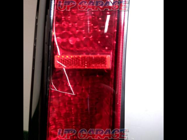 NISSAN
C25
Serena
Late version
Genuine processing tail lens-07