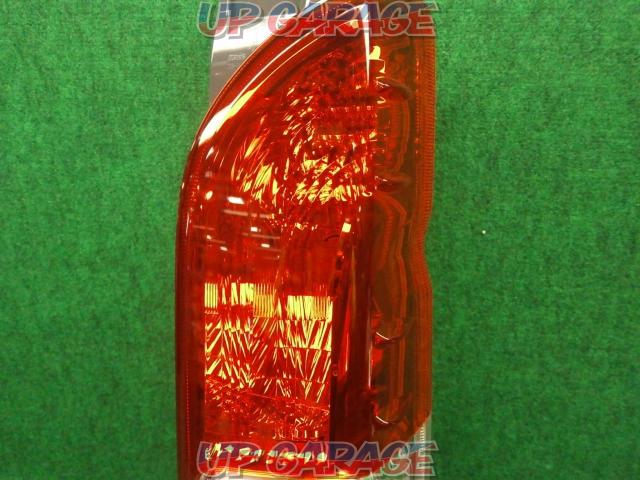 Right Toyota genuine (TOYOTA)
Hiace 200
4 type / 5 type / 6 type
Genuine
Tail lens
Cold weather model-03