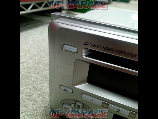 Toyota genuine
2DIN size CD / cassette tuner
CKP-W55-03