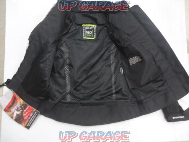 BERIK
NJ-173317
Protection nylon jacket
Unused
W05296-05