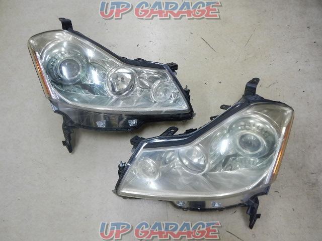 RX2305-1039
NISSAN genuine
Headlight
Right and left-01