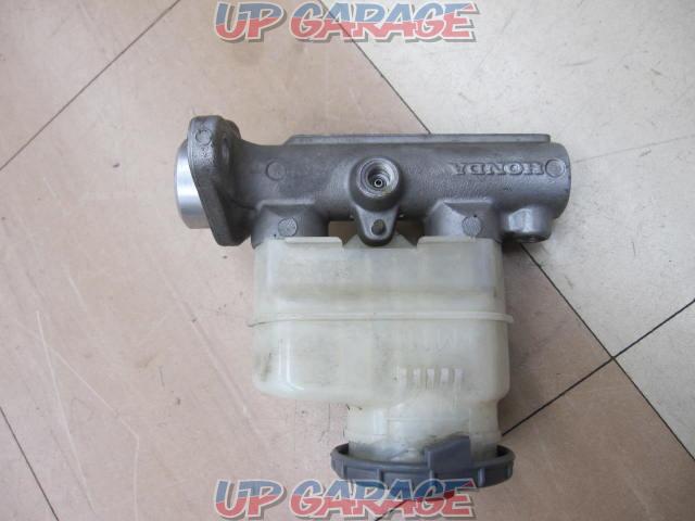 DC2 / DB8
Integra TypeR
Late genuine brake master cylinder-06