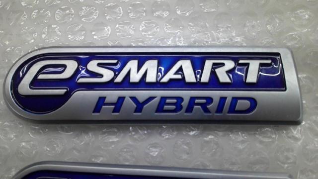 Daihatsu genuine
e
SMART
HYBRIDO emblem-07