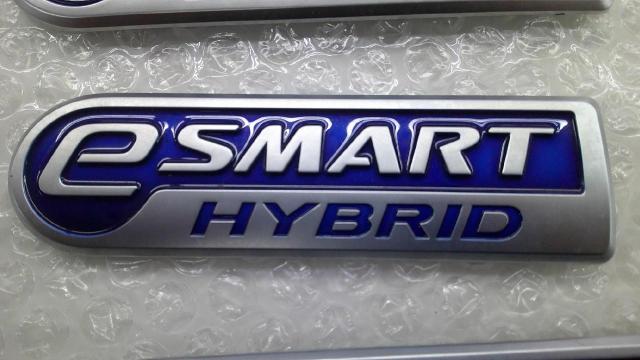 Daihatsu genuine
e
SMART
HYBRIDO emblem-08