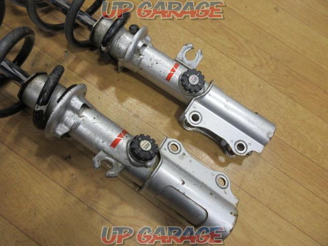 KYB
RX-7 / FC3S
Wakeari set of 2 only for the front-04