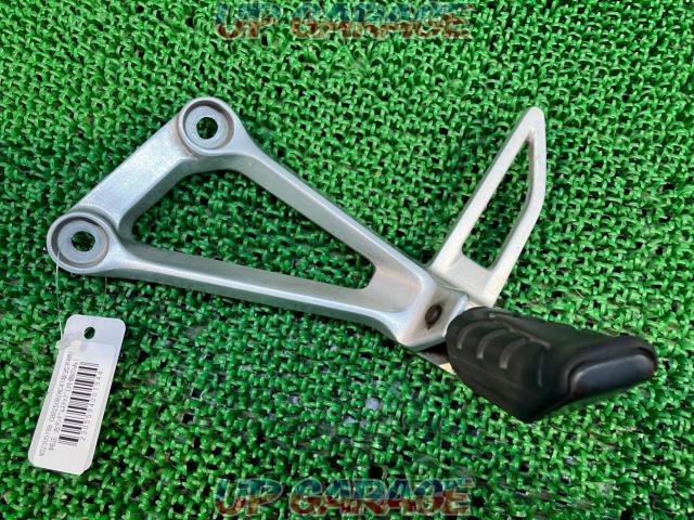 CBR250R (MC41 year unknown)
Genuine
Left tandem step (one side only)-01
