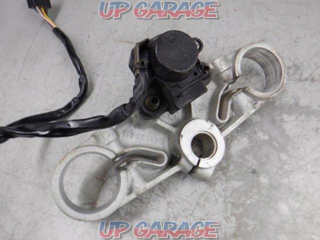 ▽ The price was reduced!
10DUCATI
Top bridge + key cylinder-06