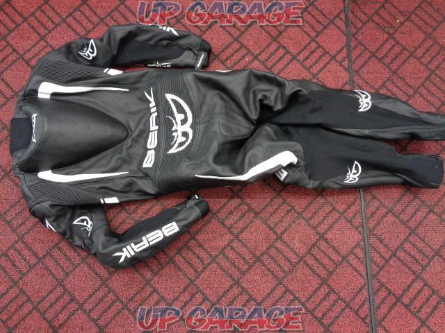 BERIK
Racing suit (size/50) LS1-17133-BK-02