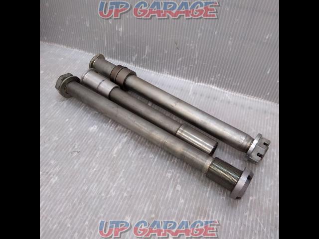 January discount items
SUZUKI
GSX-R750 genuine axle shaft/swing arm pivot shaft set-07