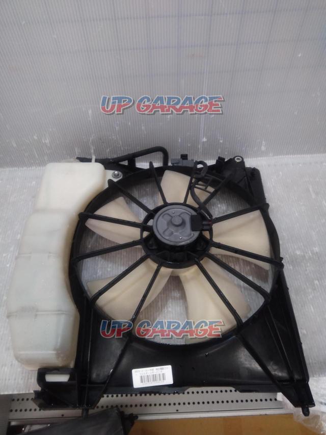 January discount items
DENSO
Genuine electric fan
With radiator reservoir tank-02