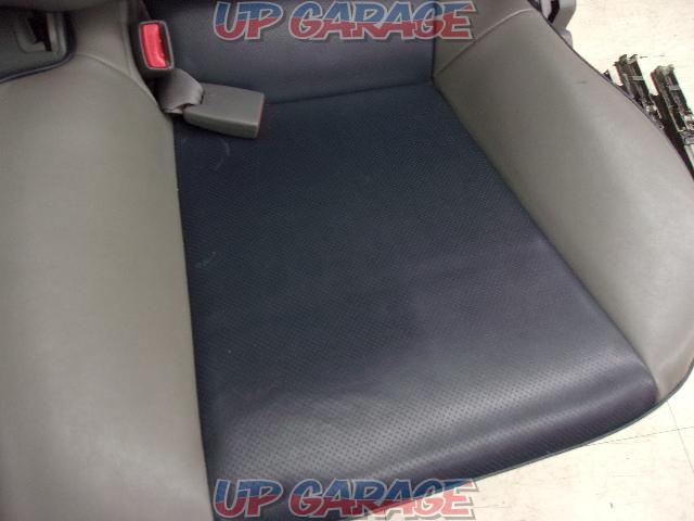 It's in the red...
Nissan genuine E25/Caravan (Urban) Premium GX genuine leather second seat-02