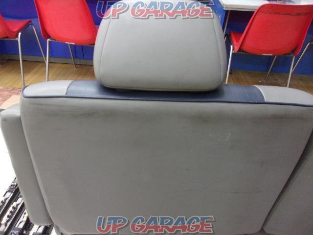It's in the red...
Nissan genuine E25/Caravan (Urban) Premium GX genuine leather second seat-06