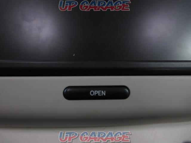 ※ current sales ※
Toyota
V16N-R57C
16.2 inches
Rear seat flip down monitor
(W07607)-02
