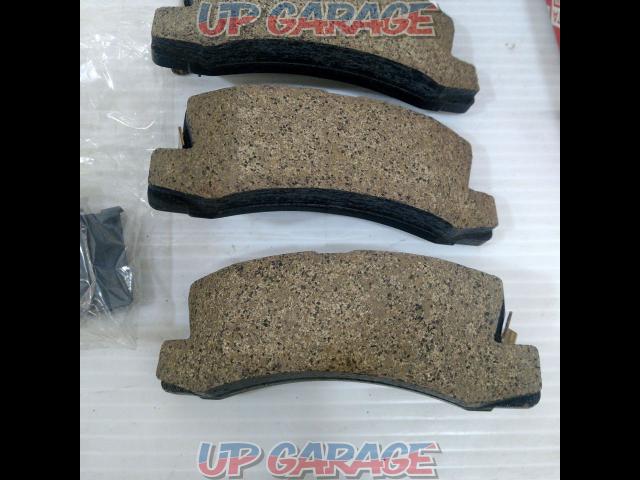  The price cut has closed  TOYOTA
Genuine brake pad 04466-12010-05